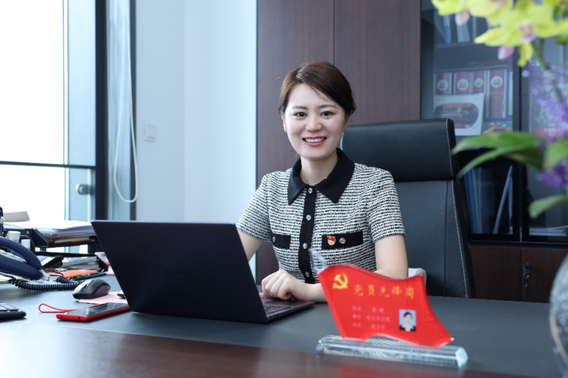 1753773063649780aZtP.jpg 優秀黨務工作者-耿碩.jpg